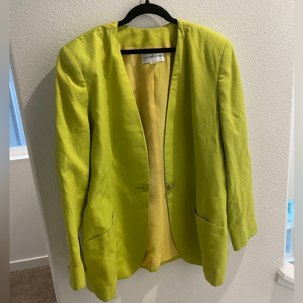 Bright green Liz claiborne blazer with pockets and fabric button details